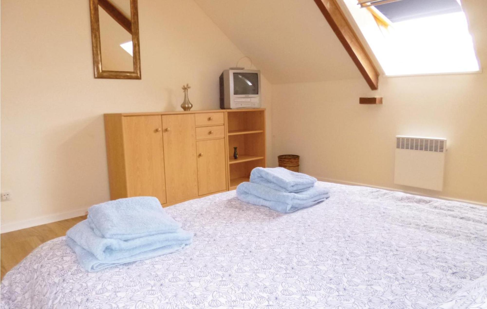 3 Bedroom Cozy Home In Brucheville Carentan-les-Marais Zewnętrze zdjęcie